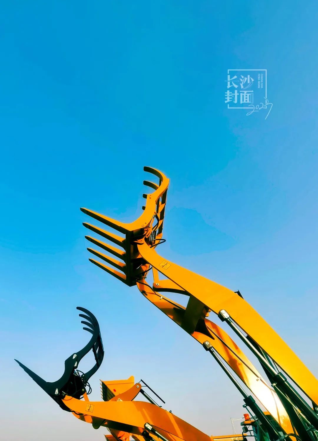 DƬ